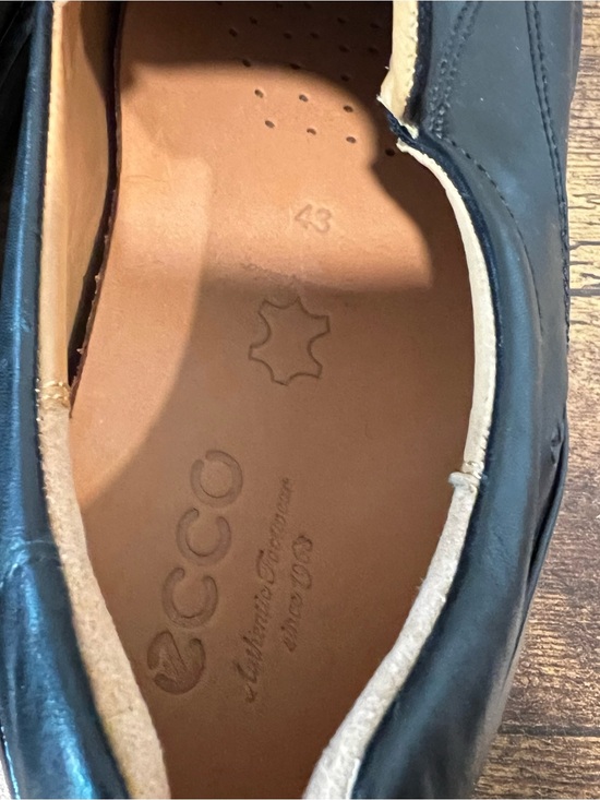 ECCO Holton Leather Slip On Shoes - Size 9